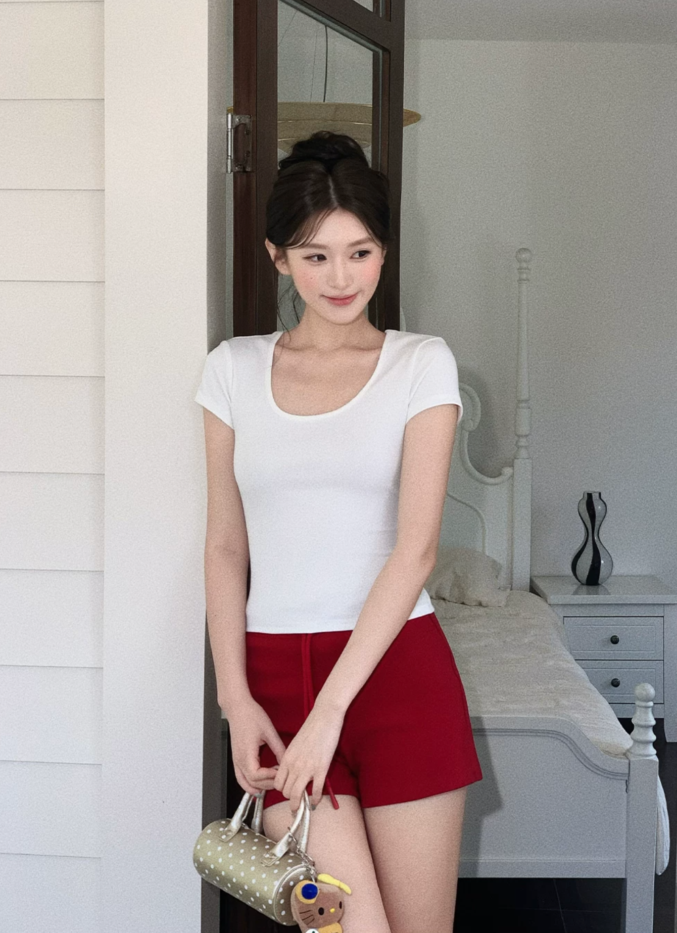 OIOI ESSE Cute solid color U-neck short-sleeved T-shirt made of Tencel cotton for women, slim fit, straight shoulders